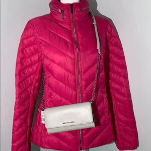 MICHAEL KORS JET SET ITEM LG WALLET ON A CHAIN